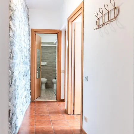 2bd Flat Near Cathedral