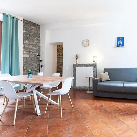 2bd Flat Near Cathedral