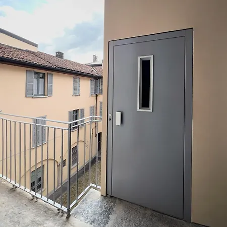 2bd Flat Near Cathedral *