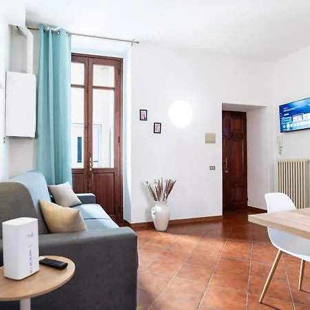 2bd Flat Near Cathedral *