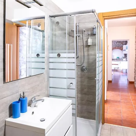 2bd Flat Near Cathedral 아파트