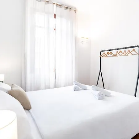 2bd Flat Near Cathedral * 코모